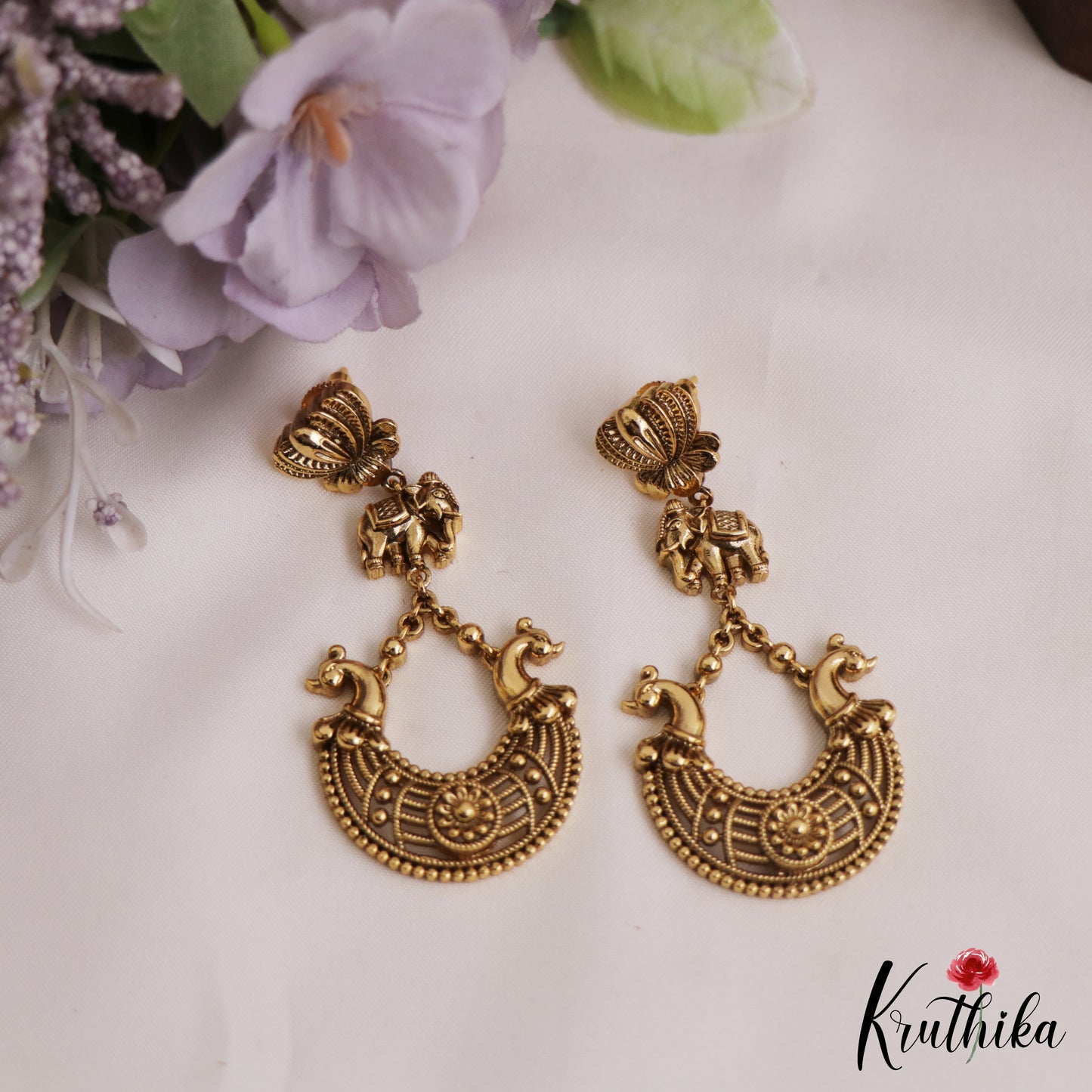Trendy Antique Floral Elephant Motifs Earrings E1008