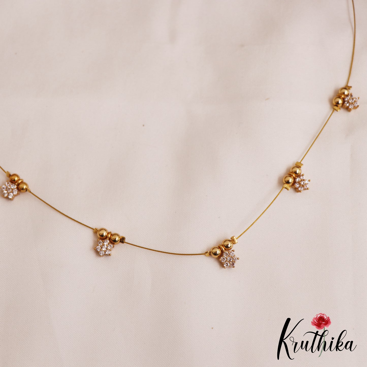 Simple AD Floral Motifs Invisible Chain NC2794