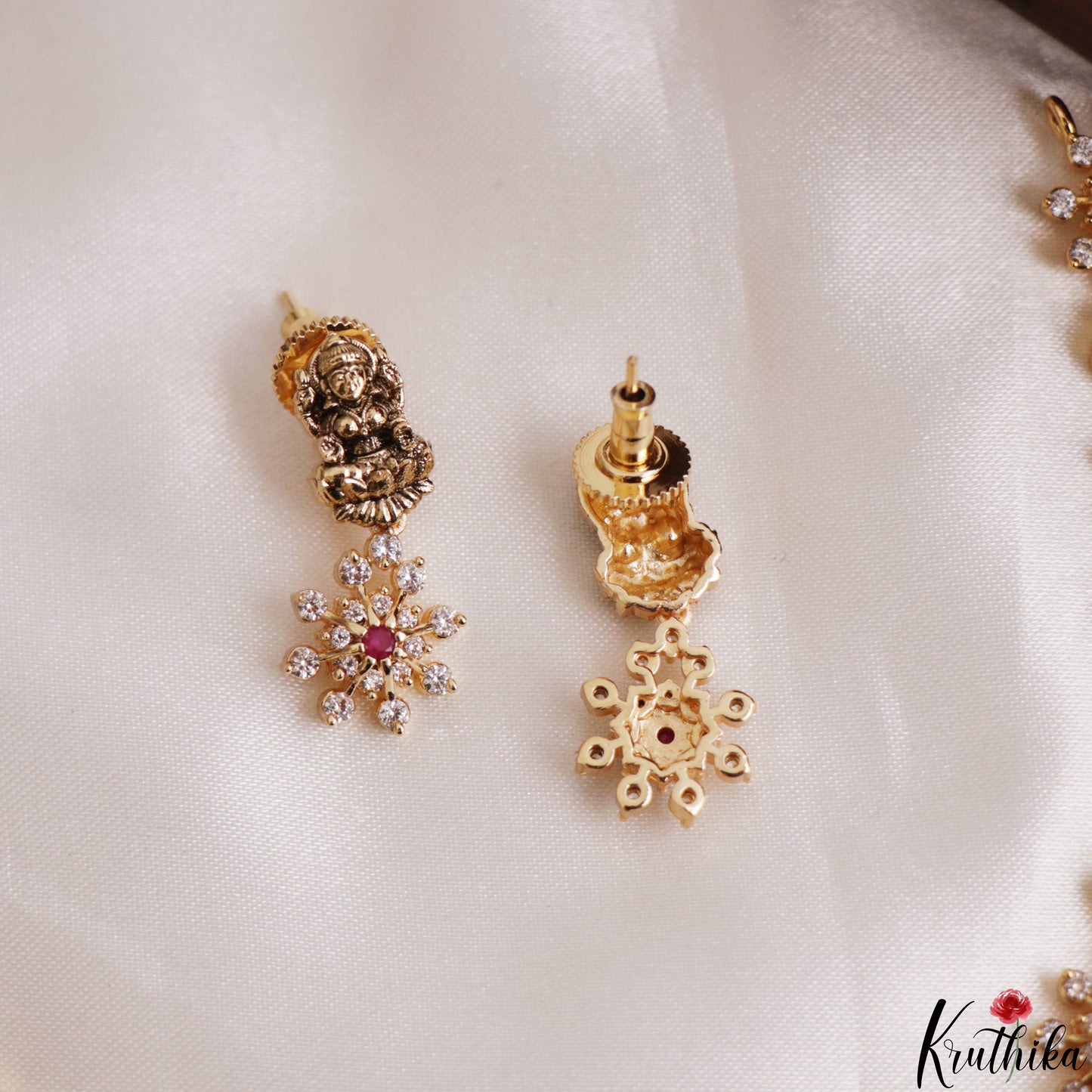 Elegant Antique Lakshmi Floral Motifs Choker NC3180