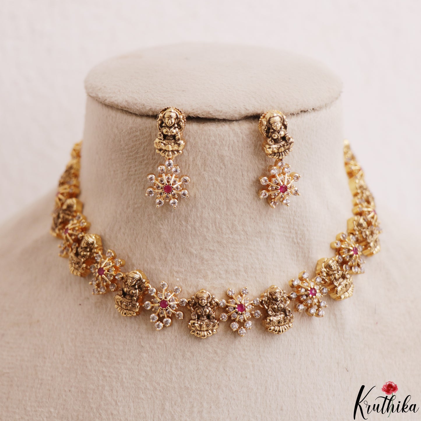 Elegant Antique Lakshmi Floral Motifs Choker NC3180
