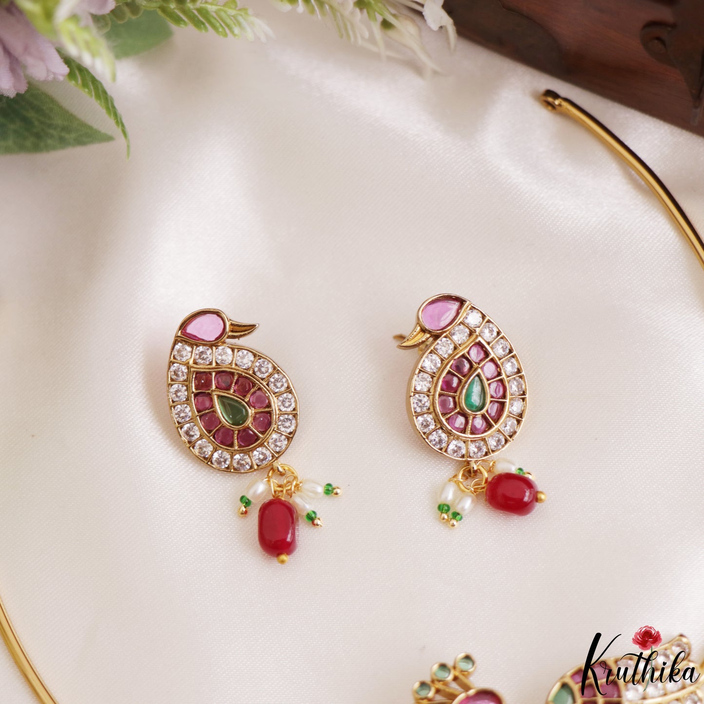 Classic Peacock Motifs Kemp Hasli Choker With Pearl Bead Drops NC3258 (Available In 3 Colors)