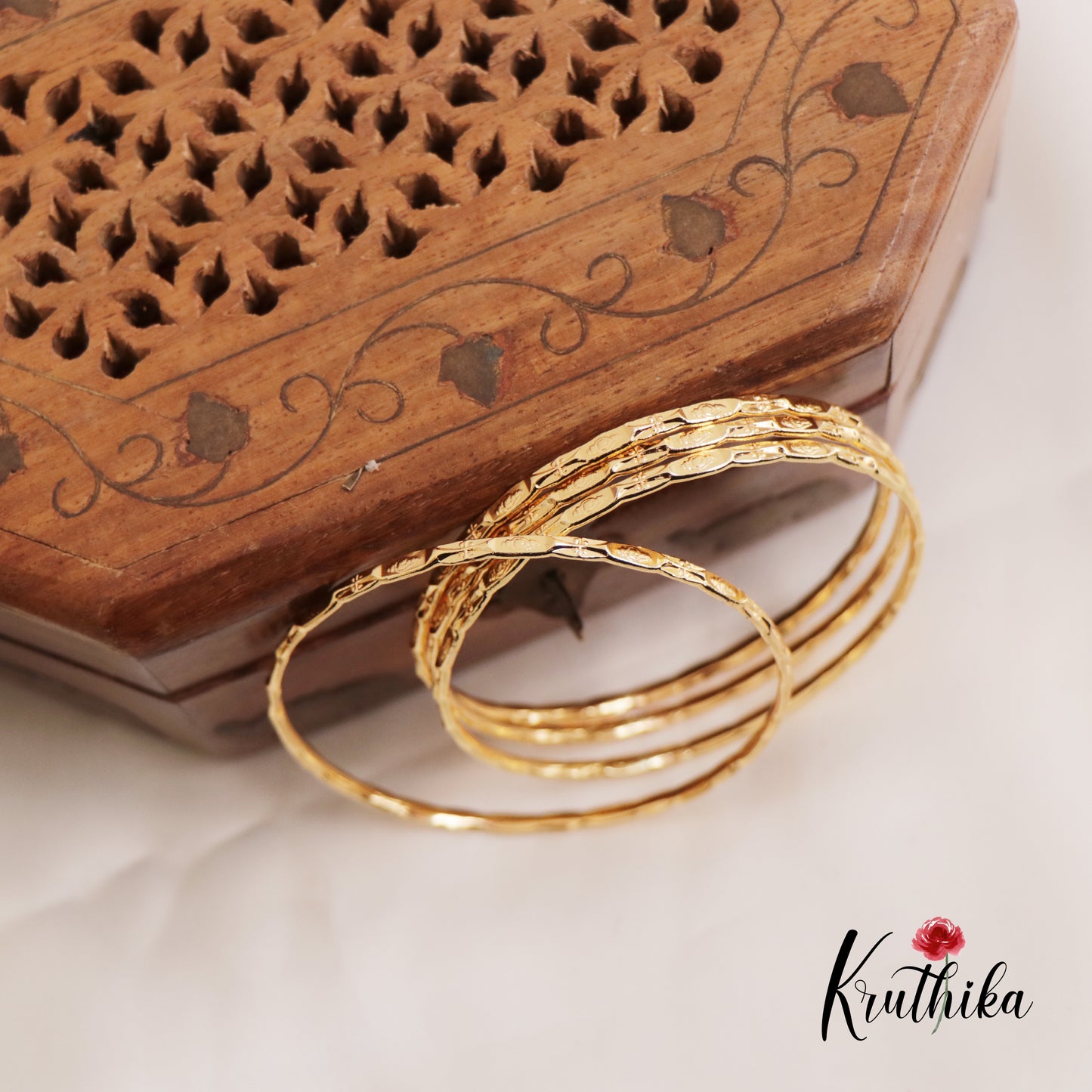 Classic Floral Daily Wear Bangles B431 (Set of 4 Bangles)