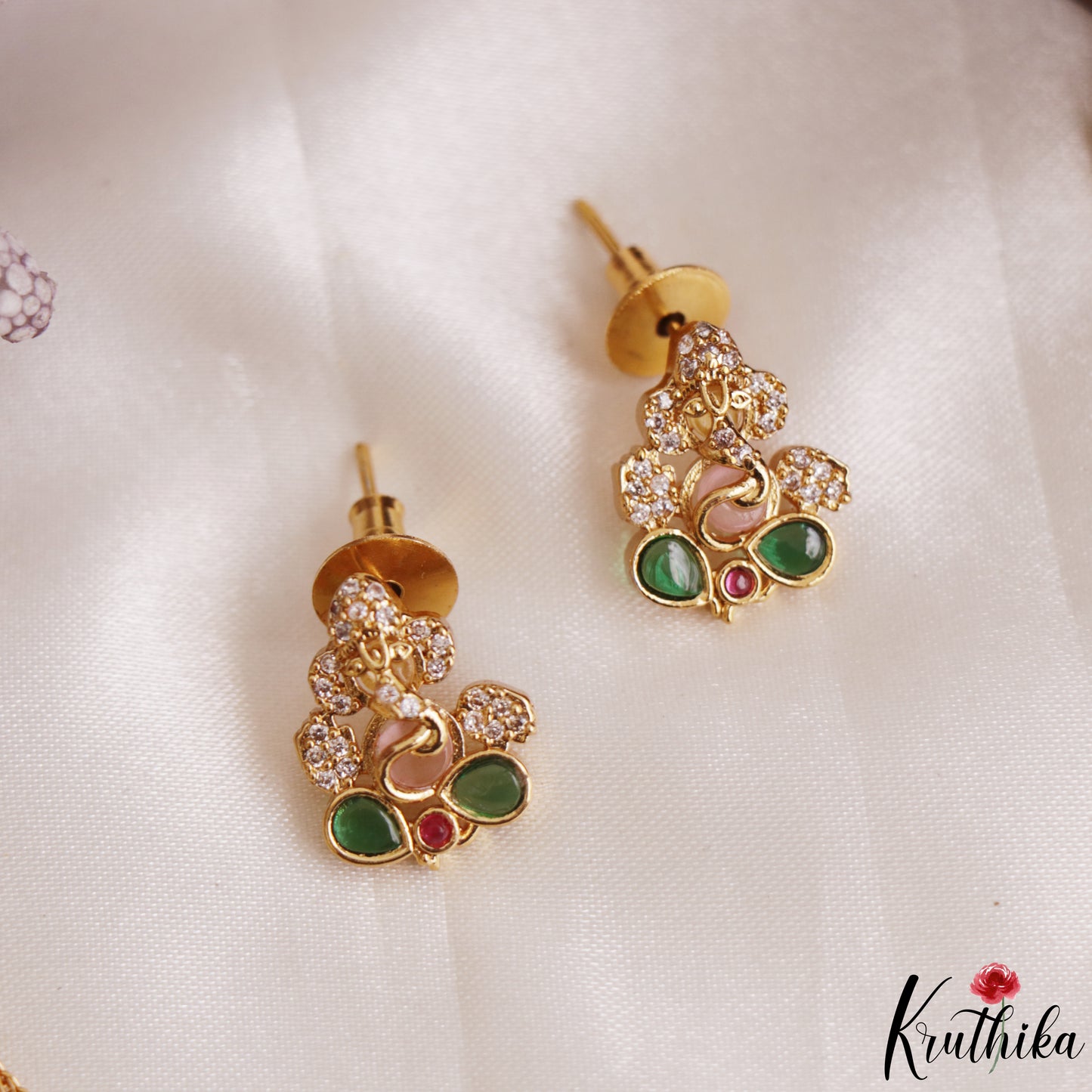 Beautiful Lord Ganesha Motifs CZ Victorian Pendant Chain Set NC3153