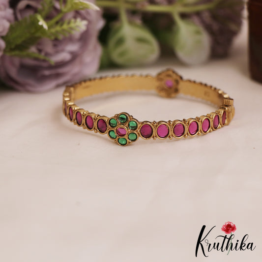 Beautiful Floral Motifs Openable Single Kada B499