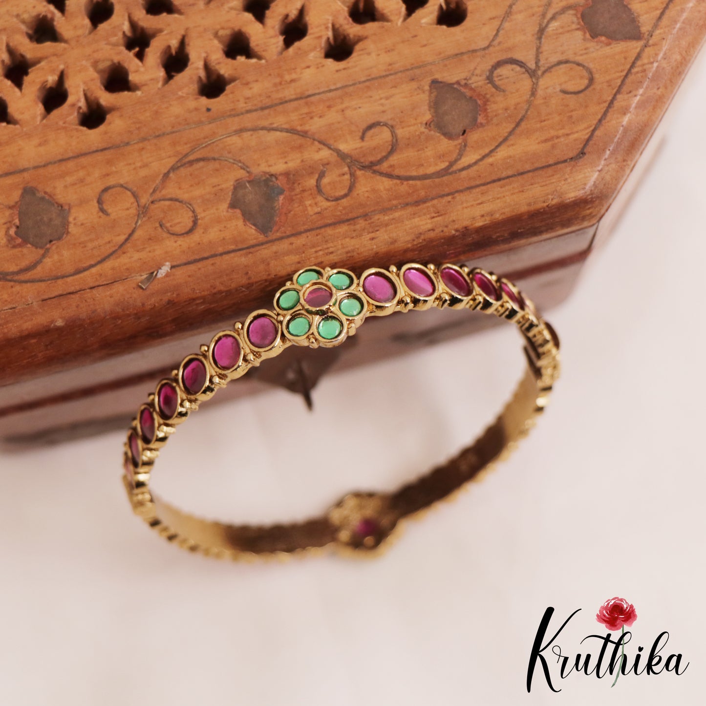 Beautiful Floral Motifs Openable Single Kada B499