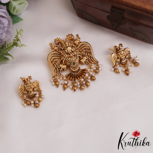 Gorgeous Antique Gandaberunda Pendant Set With Golden Bead Drops PS258