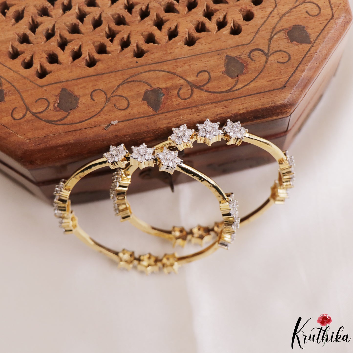 Trendy Floral Diamond-Finish Gold-Tone CZ Bangles B575 (Set of 2)