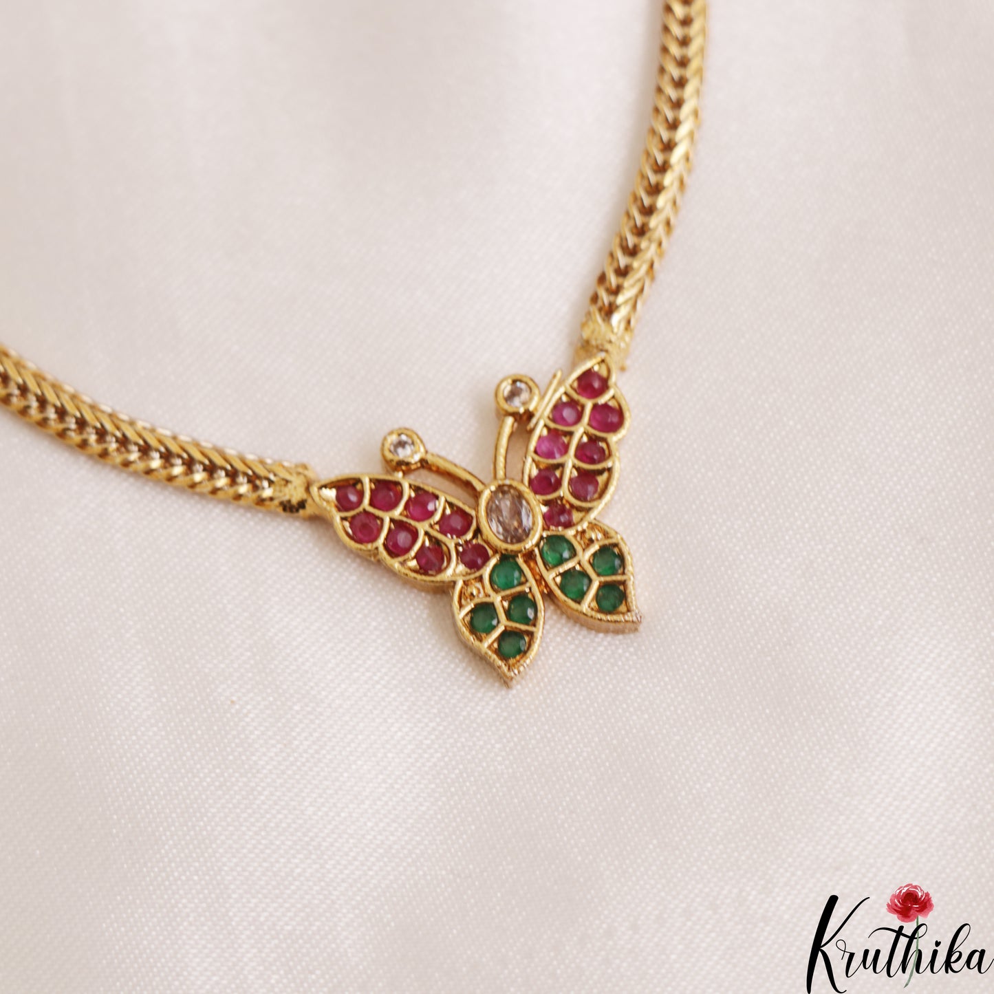 Trendy Butterfly Motifs Kemp Pendant Chain Set NC3079