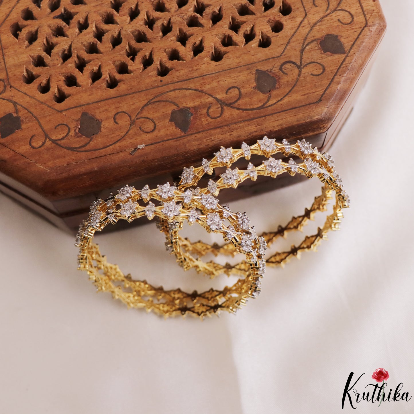 Pretty Floral Diamond-Finish Gold-Tone CZ Bangles B577 (Set of 4 Bangles)