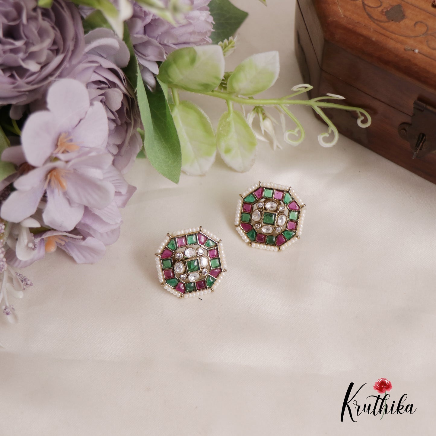 Elegant Geometric Shaped Jadau Earrings E796