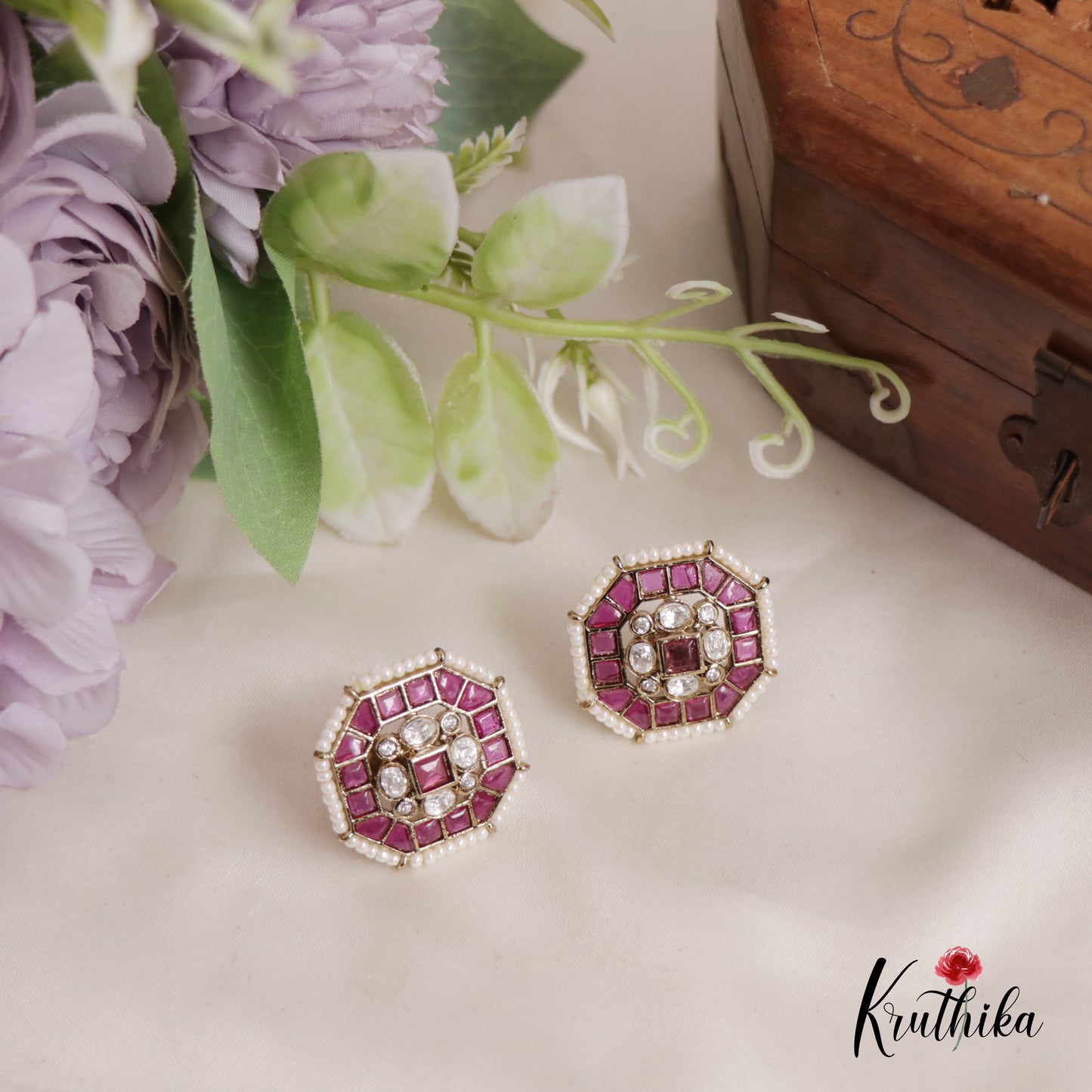 Elegant Geometric Shaped Jadau Earrings E796