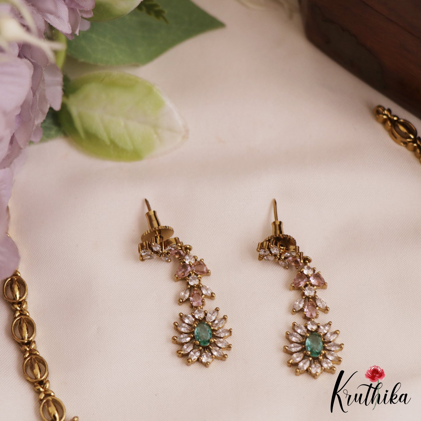Elegant Floral Motifs AD Victorian Necklace NC2778