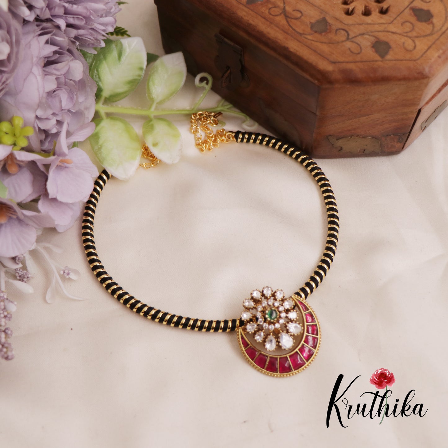 Elegant Floral Hasli Pendant Jadau Necklace NC2558