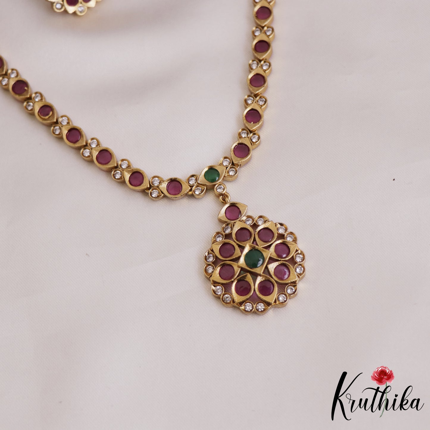 Trendy Floral Motifs Kemp Necklace NC2699