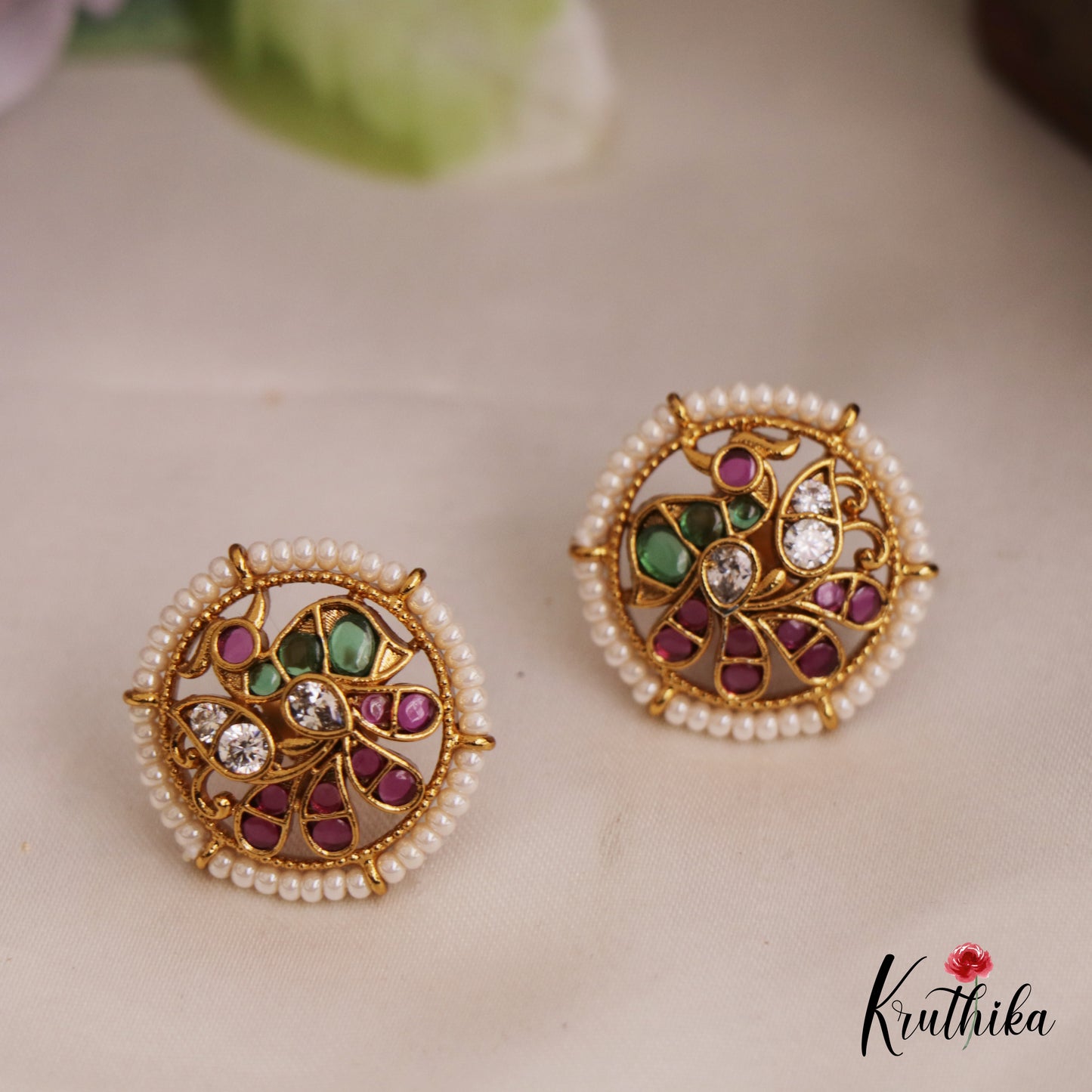 Elegant Pearl Border Peacock Motifs Stud Earrings E952