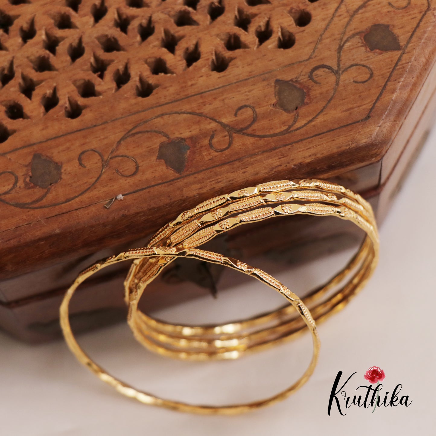 Elegant Floral Daily Wear Bangles B432 (Set of 4 Bangles)