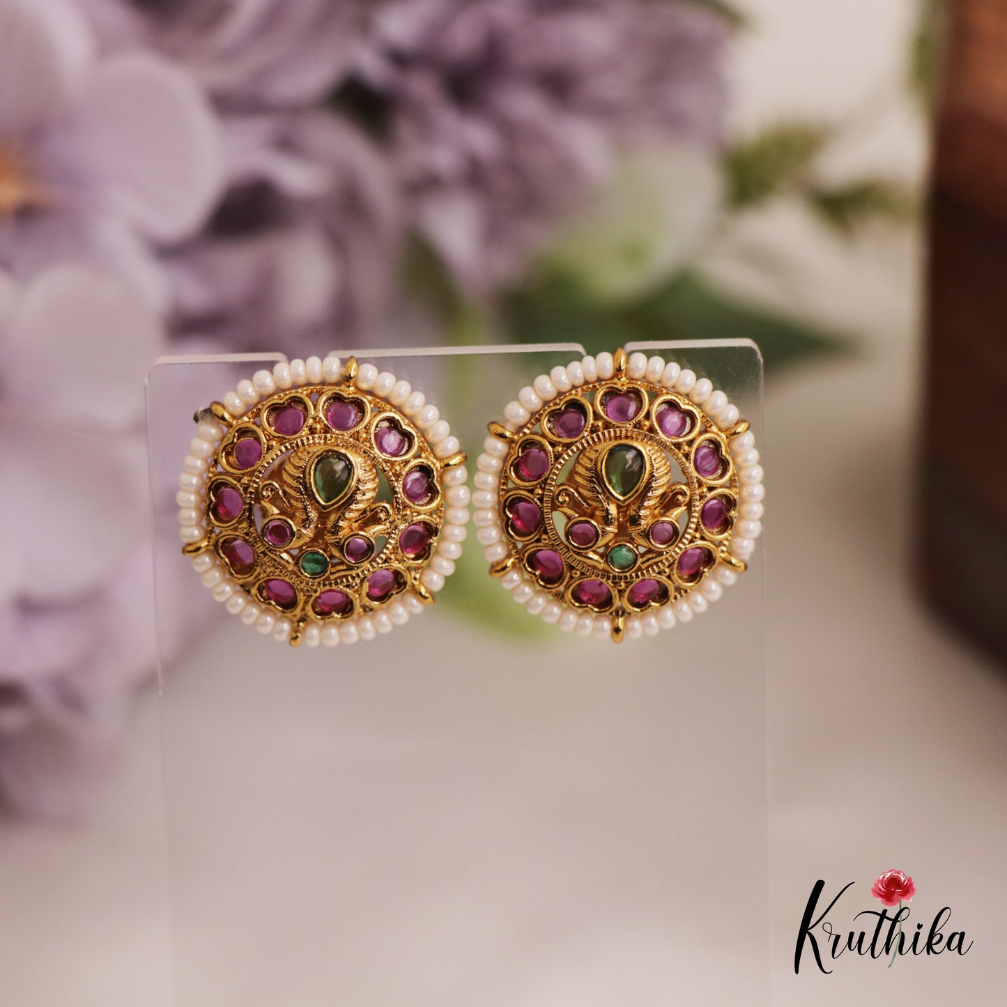 Trendy Pearl Border Peacock Motifs Stud Earrings E953