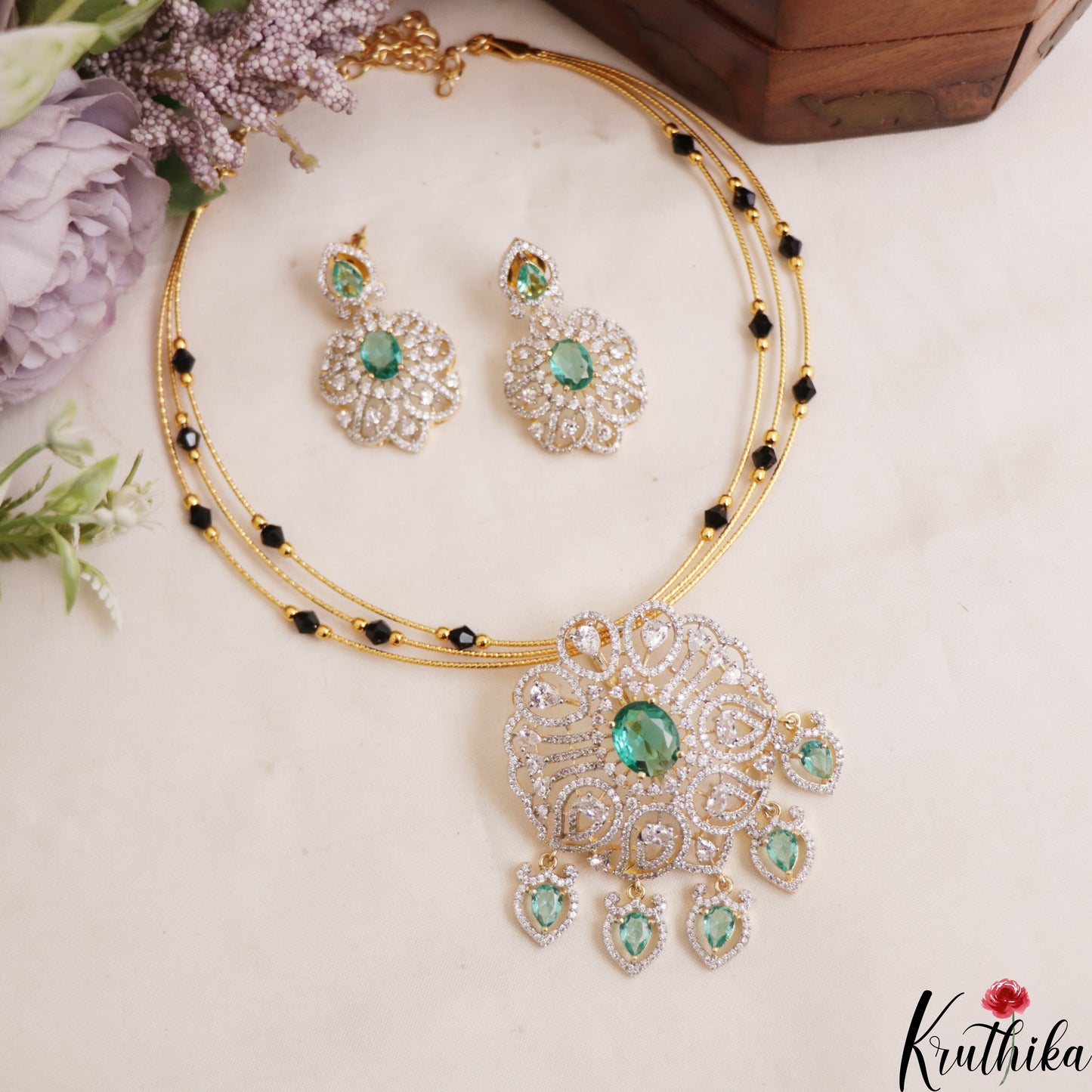 Sparkling AD Victorian Teardrop Motifs Hasli Necklace NC2942