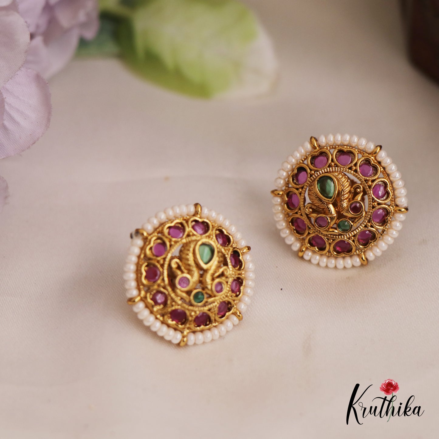 Trendy Pearl Border Peacock Motifs Stud Earrings E953