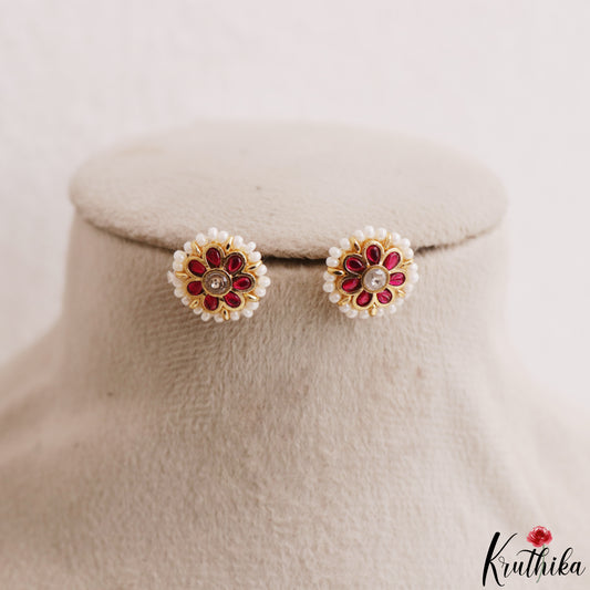 Simple Pearl Border Floral Kemp Stud Earrings E1218