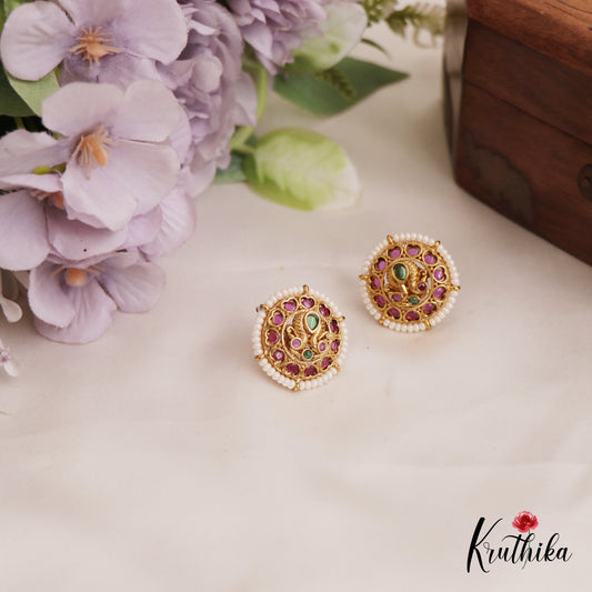 Trendy Pearl Border Peacock Motifs Stud Earrings E953