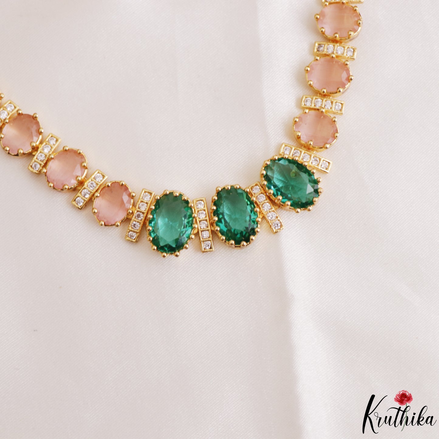Elegant Geometric Motifs Victorian Necklace NC3241