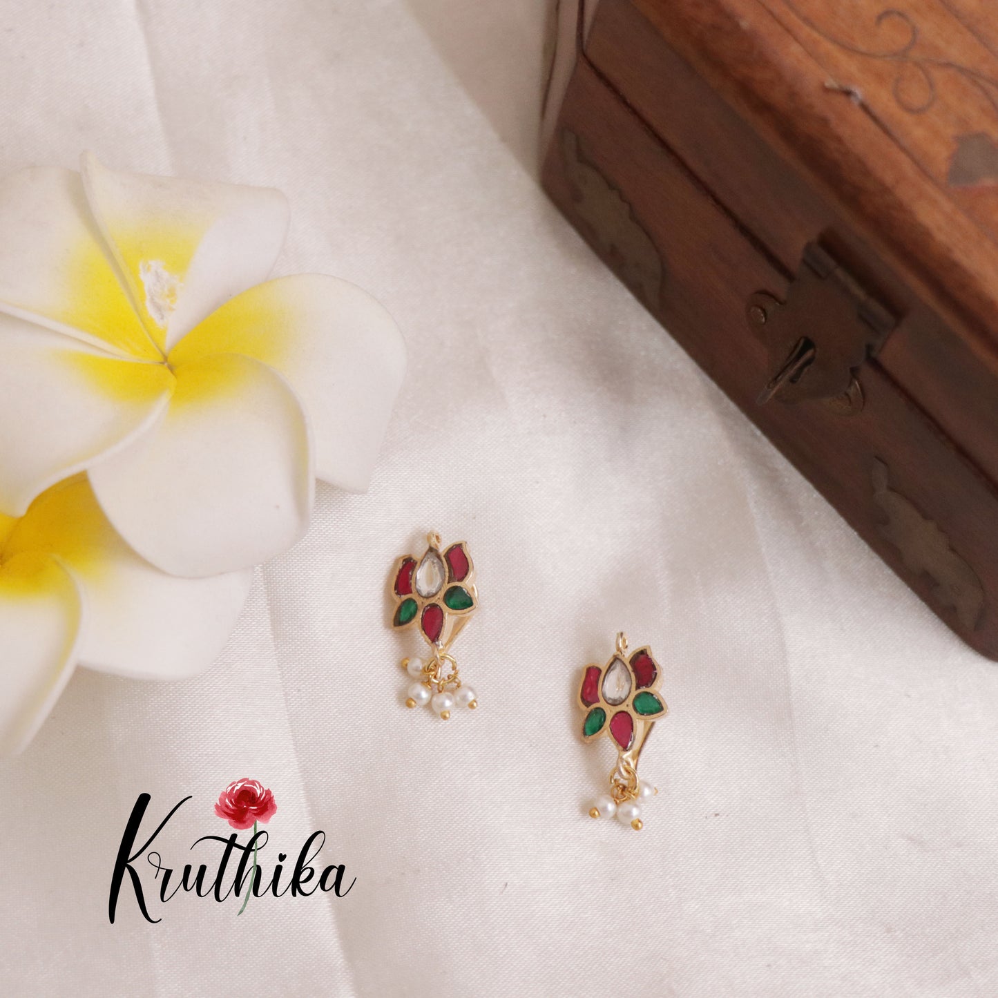 Beautiful Jadau Earcuffs | upper earrings | Bugadi Earrings E508