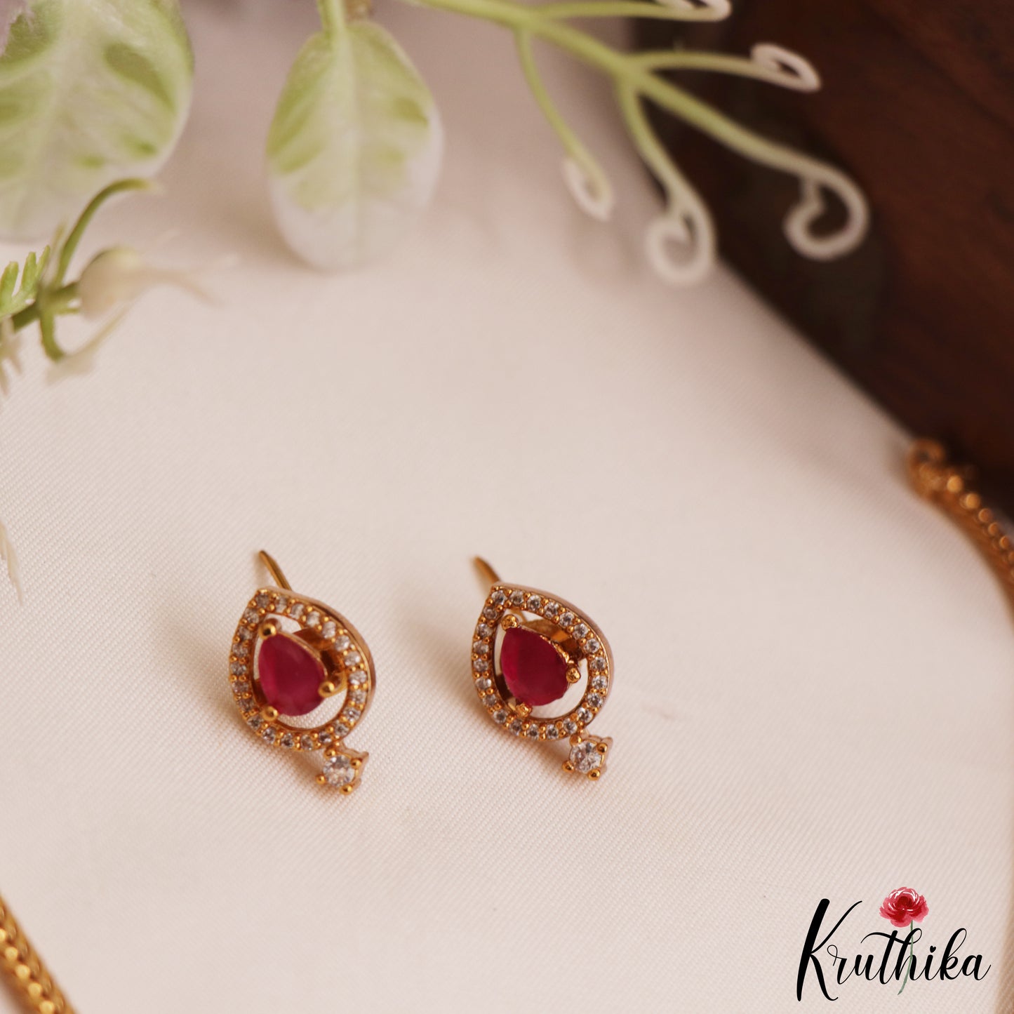 Classic AD Floral Motifs Necklace NC2805 (Available In 2 Colors)