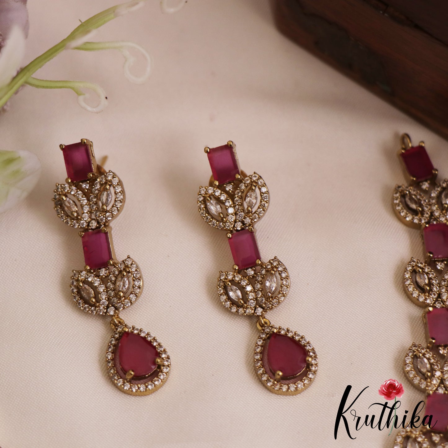 Sparkling Square Leaf Motifs AD Victorian Necklace NC2839 (Available In 3 Color)