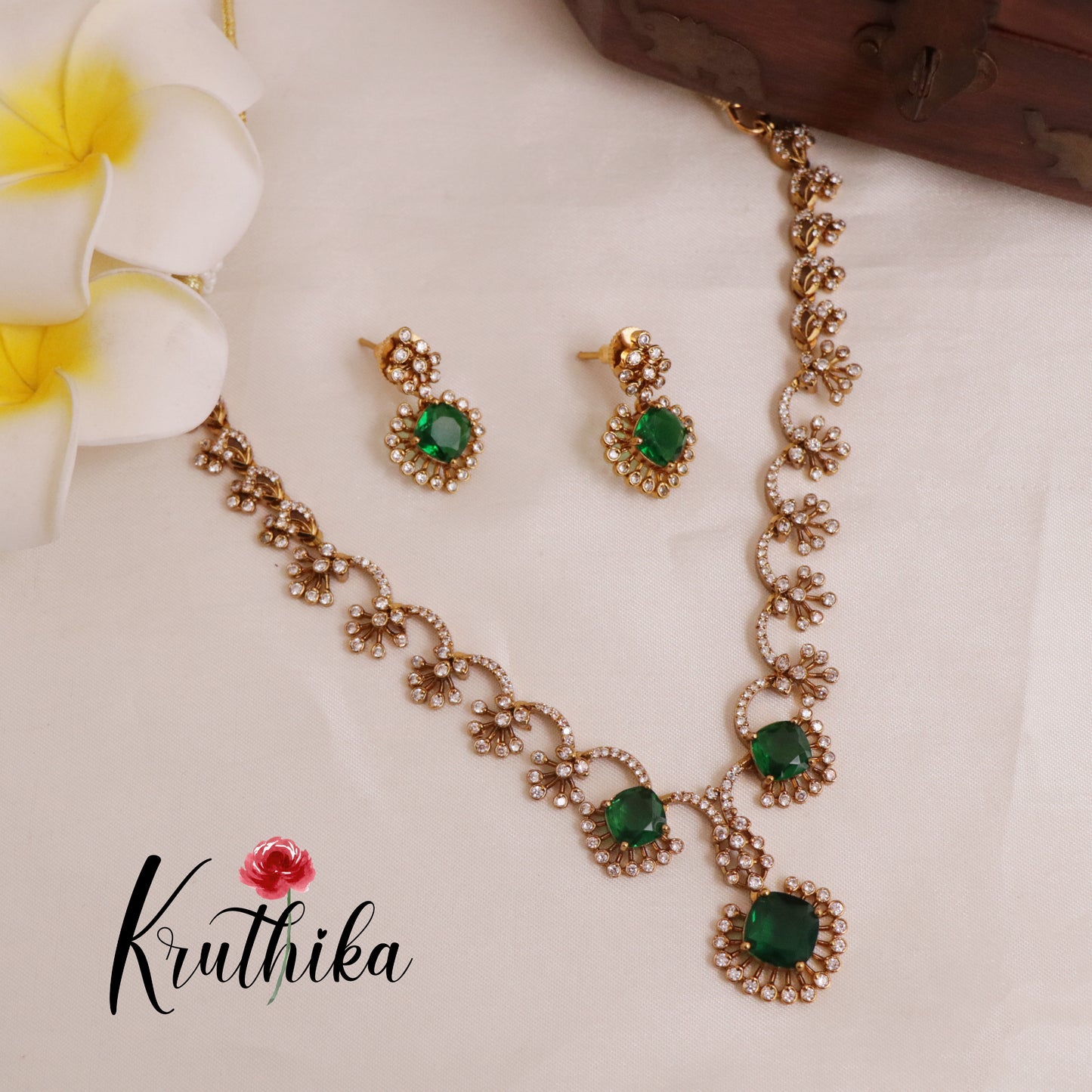 Beautiful AD Victorian Necklace NC1965 (Available in 3 Colours)