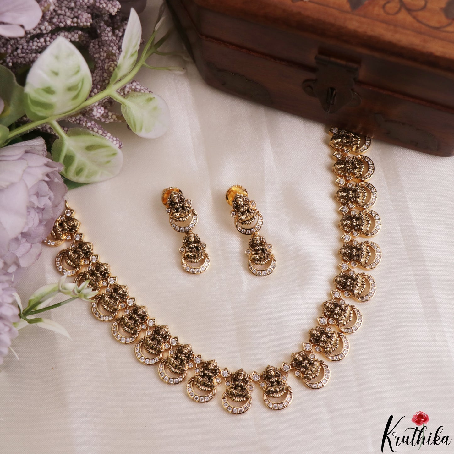 Elegant Antique Lakshmi Motifs Temple Choker NC3193