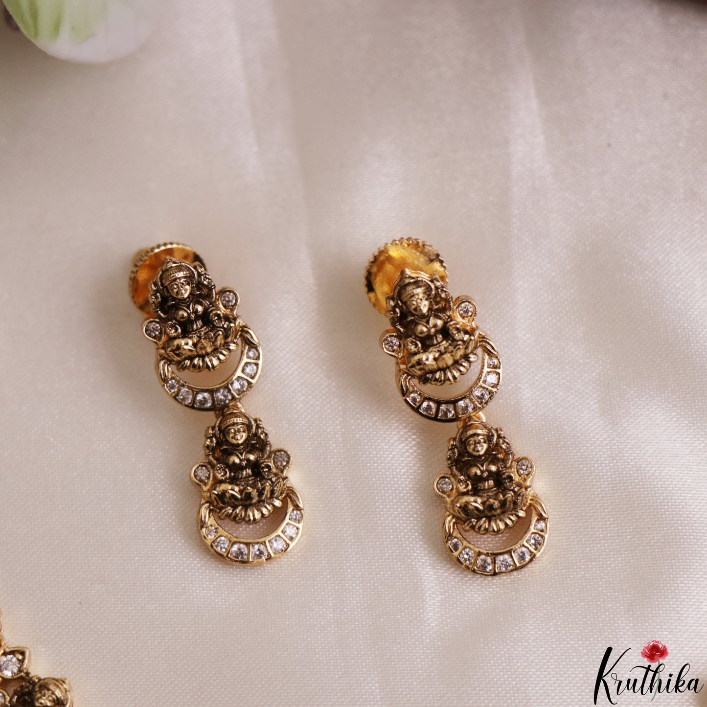 Elegant Antique Lakshmi Motifs Temple Choker NC3193