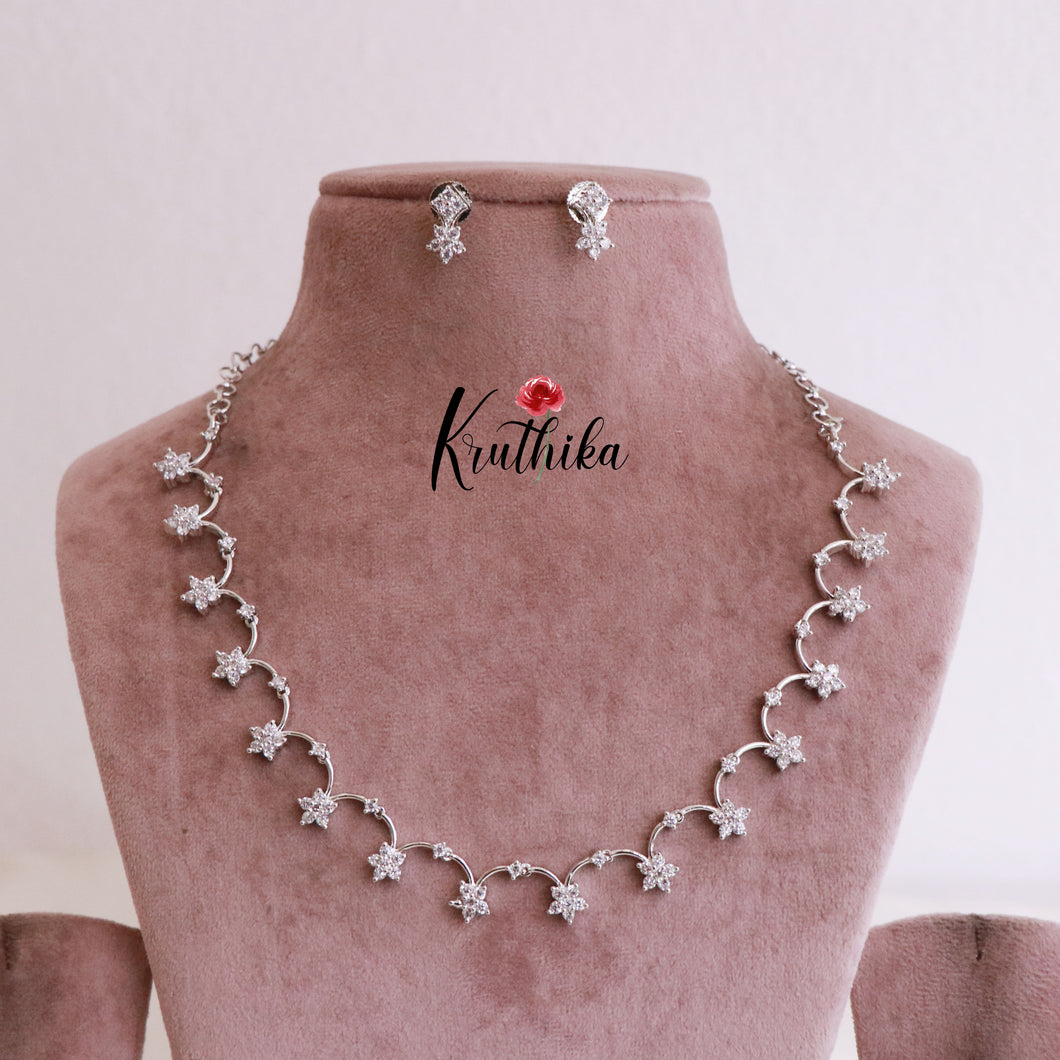 Trendy Simple CZ Flower Design Necklace NC1833
