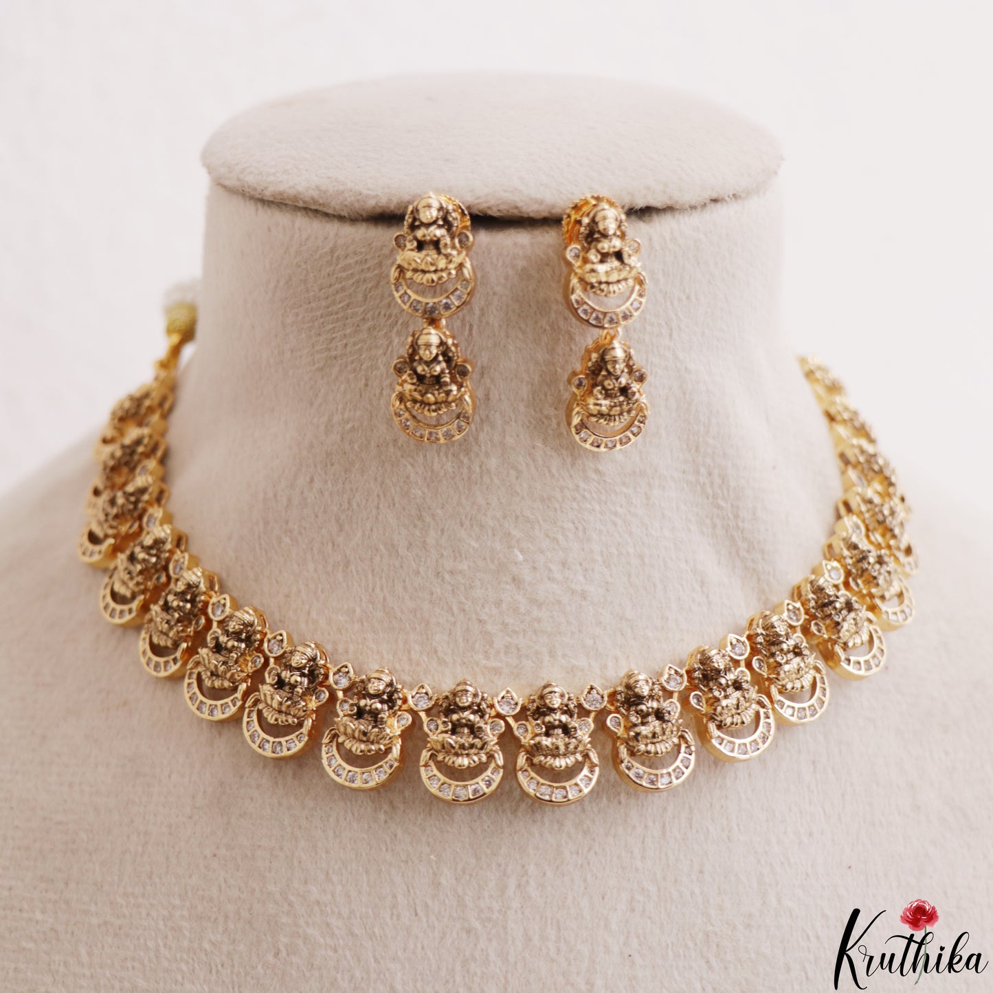 Elegant Antique Lakshmi Motifs Temple Choker NC3193
