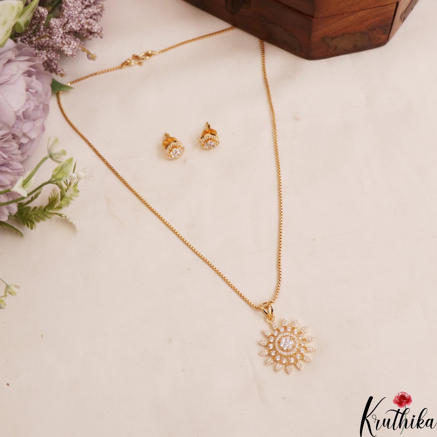 Classic AD Floral Motifs Gold-Tone Chain Pendant Set NC2932