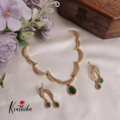 Eleghant Victorian Sparkling Necklace NC2531 (Avaliable In 2 Colours)