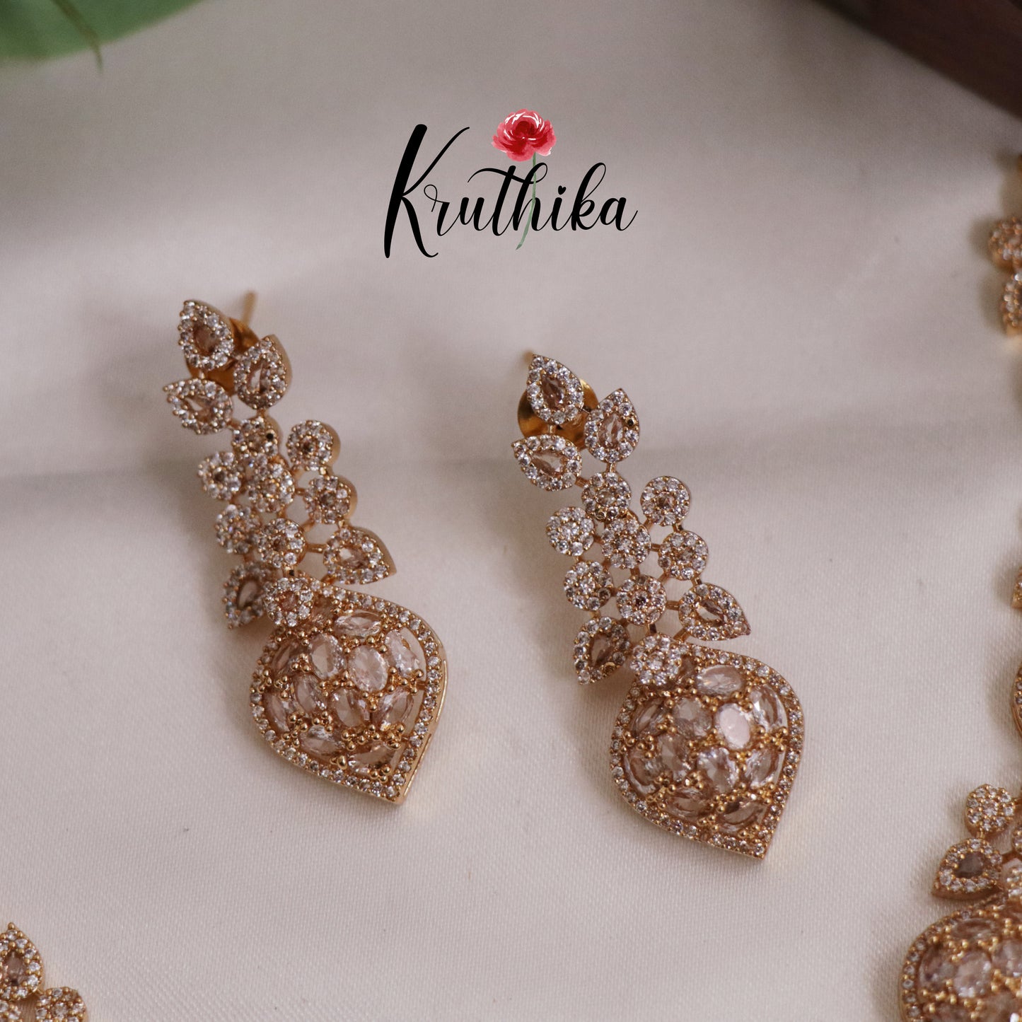 Simple CZ Leaf Motif Necklace NC2330 (Available in 4 colours)