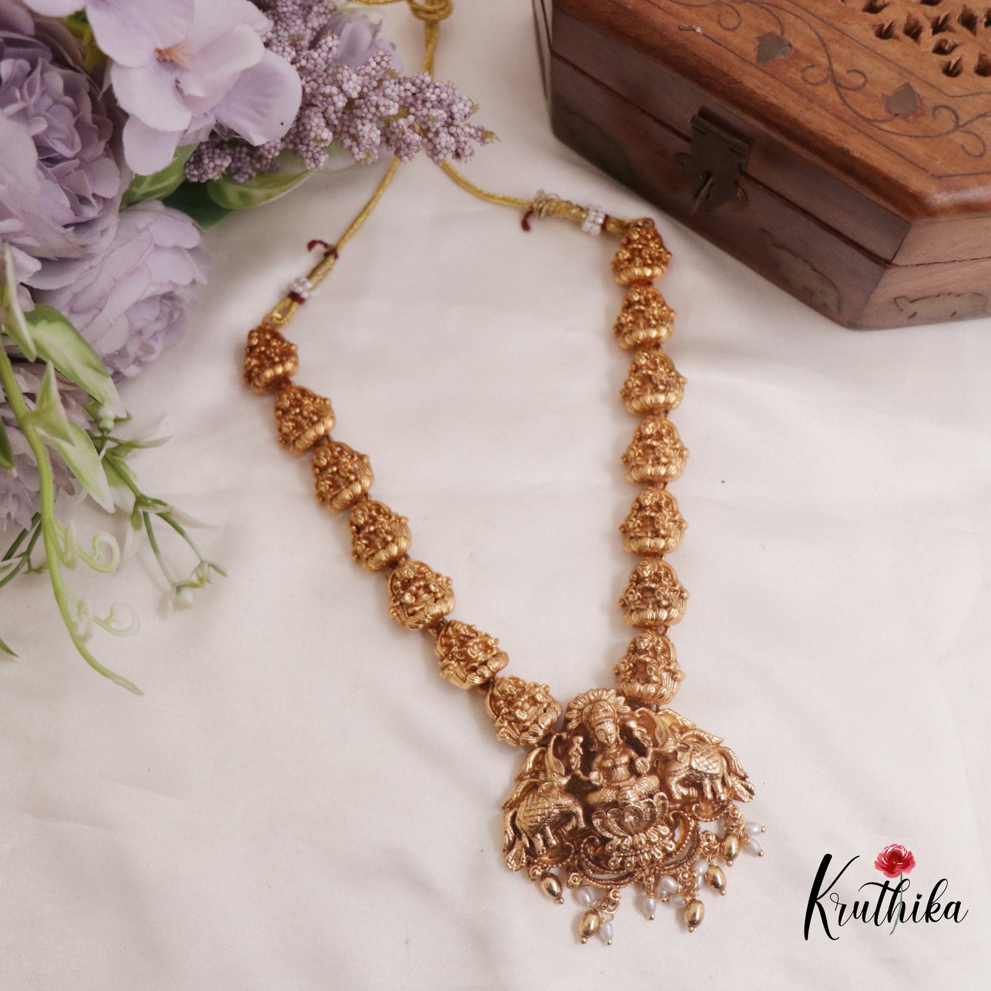 Trendy Lakshmi Elephant Pendant Necklace NC2327