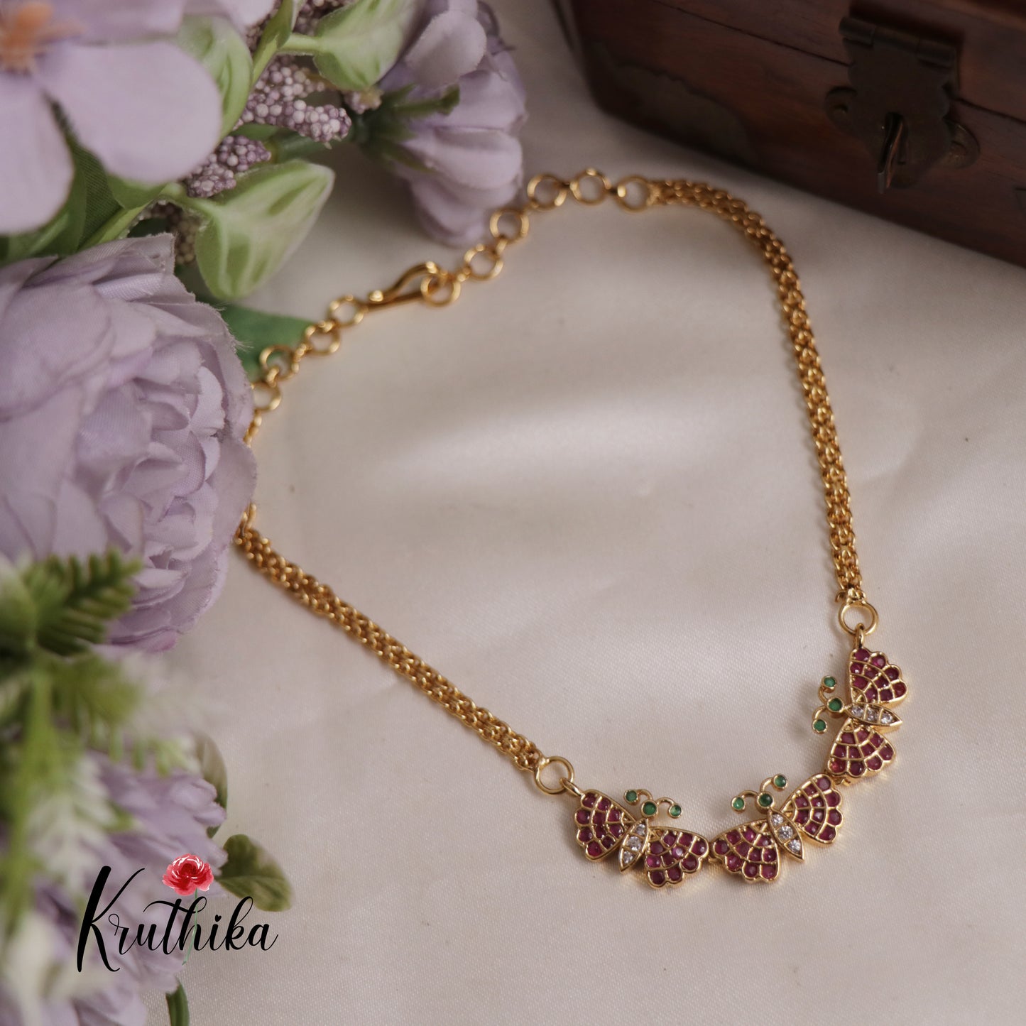Classic Kemp Butterfly Choker NC2532
