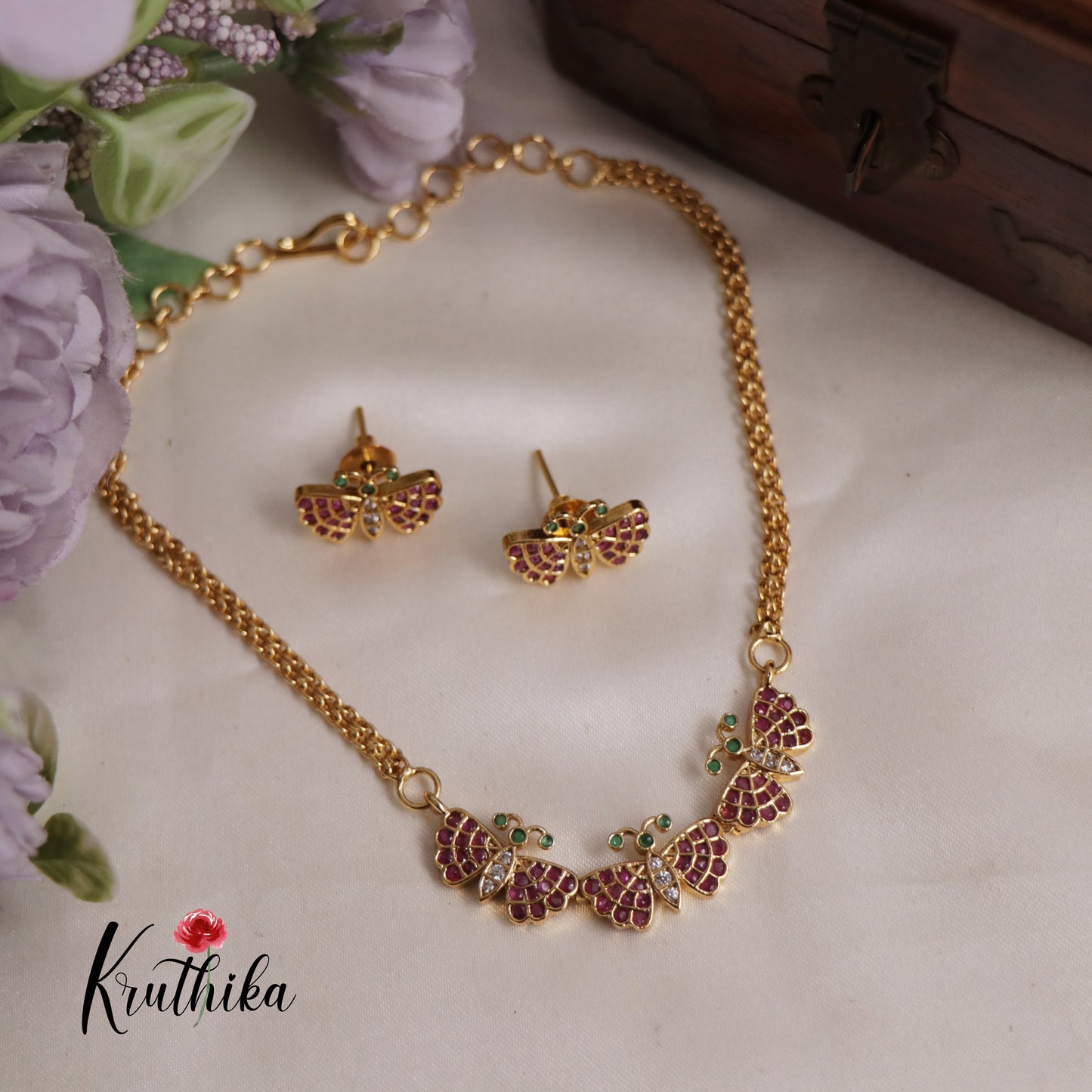 Classic Kemp Butterfly Choker NC2532
