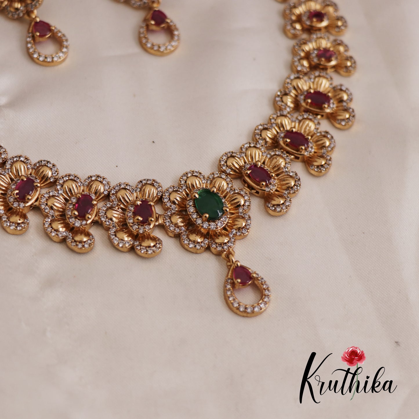 Sparkling Kemp Floral Necklace NC2592