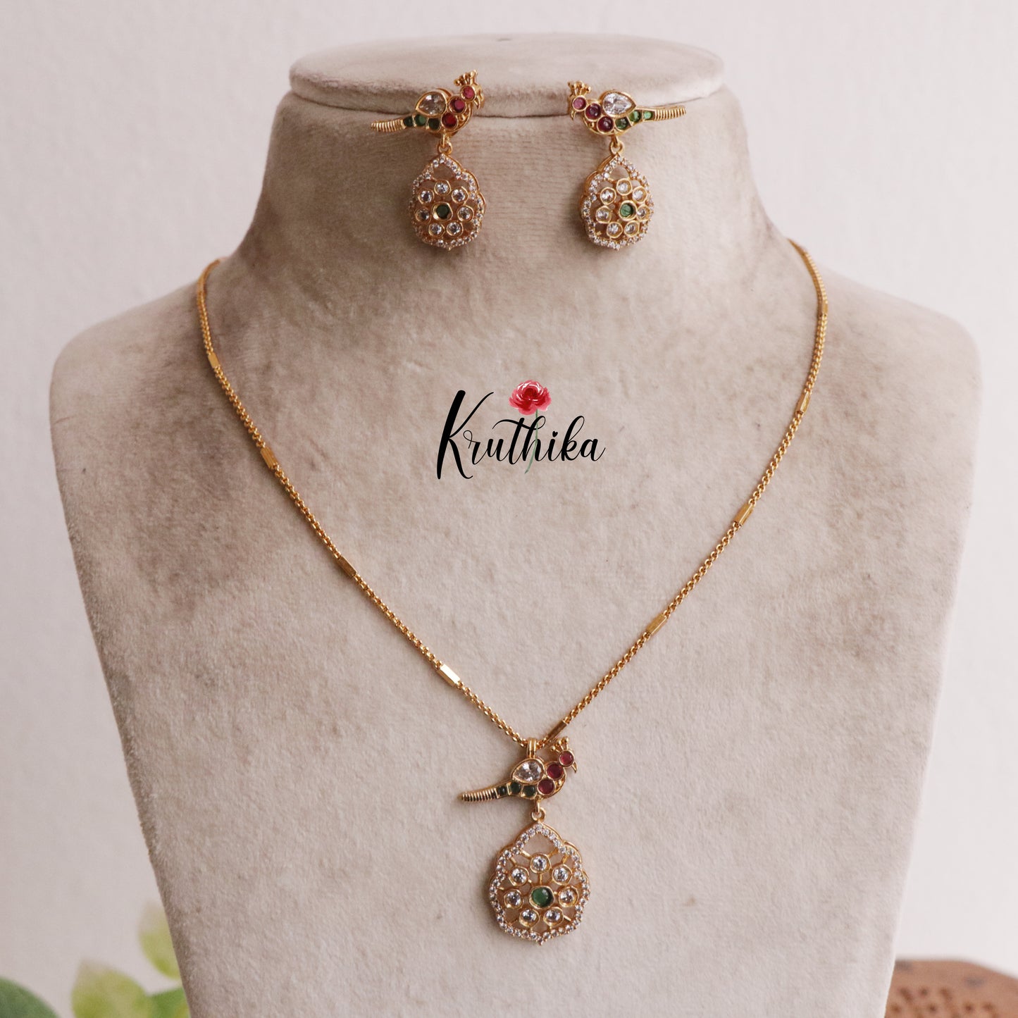Simple Peacock Charm Pendant Chain Set NC2123