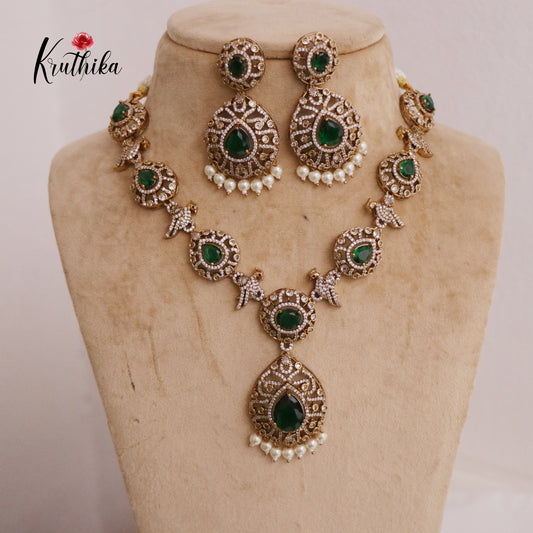 Classic AD Victorian Peacock Necklace NC2296 (Available in 2 Colors)