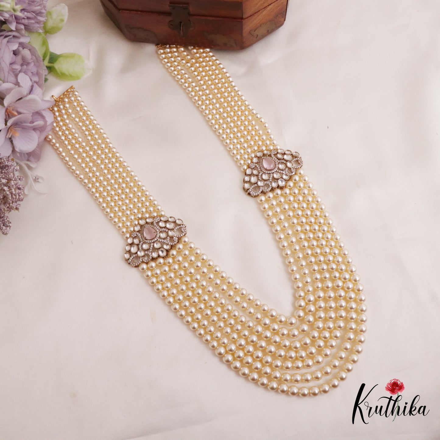 Gorgeous Multi Strand Pearl Chain With Victorian Side Pendant LH2033