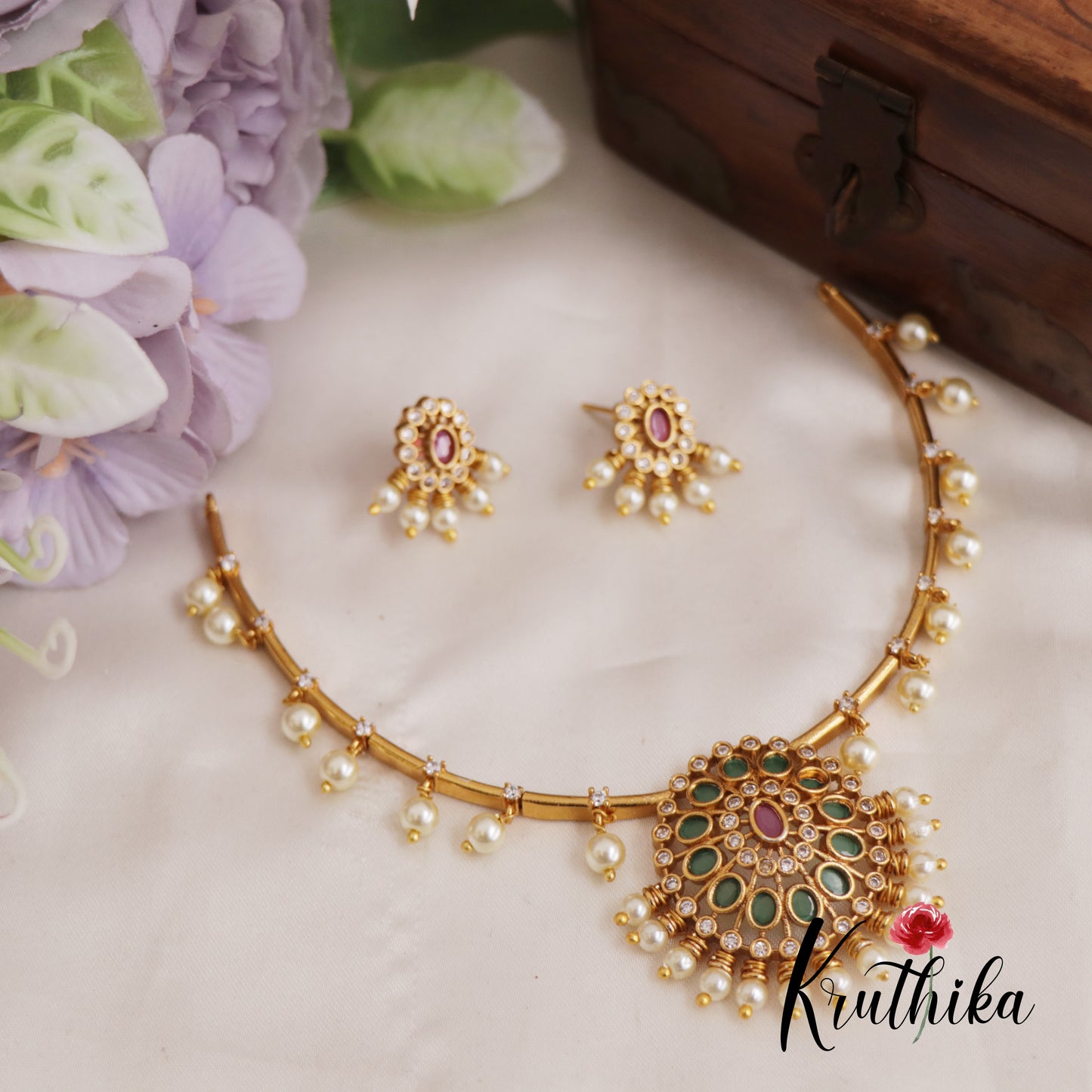 Classic Floral Kemp hasli With Pearl Drops NC2593