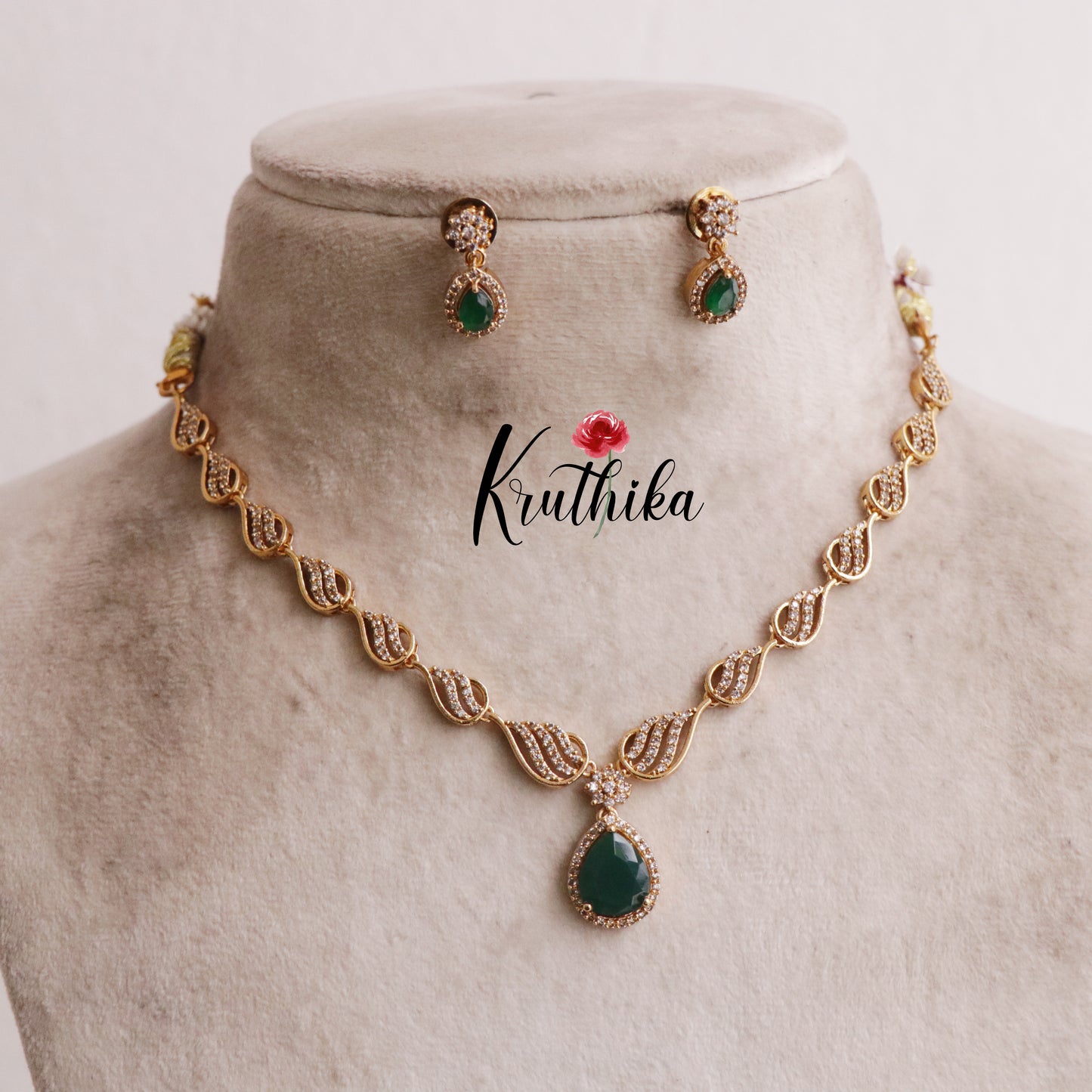 Elegance CZ Emerald Raindrop Necklace Set NC2122