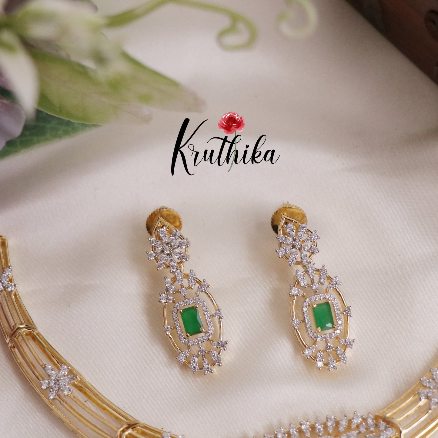 Simple CZ Sparkling Floral Victorian Hasli Necklace NC2253 (Available in 2 Colours)