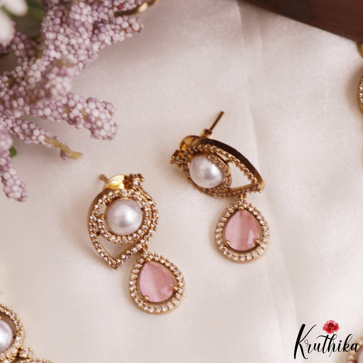 Elegant Pearl Leaf Motifs CZ Victorian Necklace NC3154 (Available In 6 Colors)