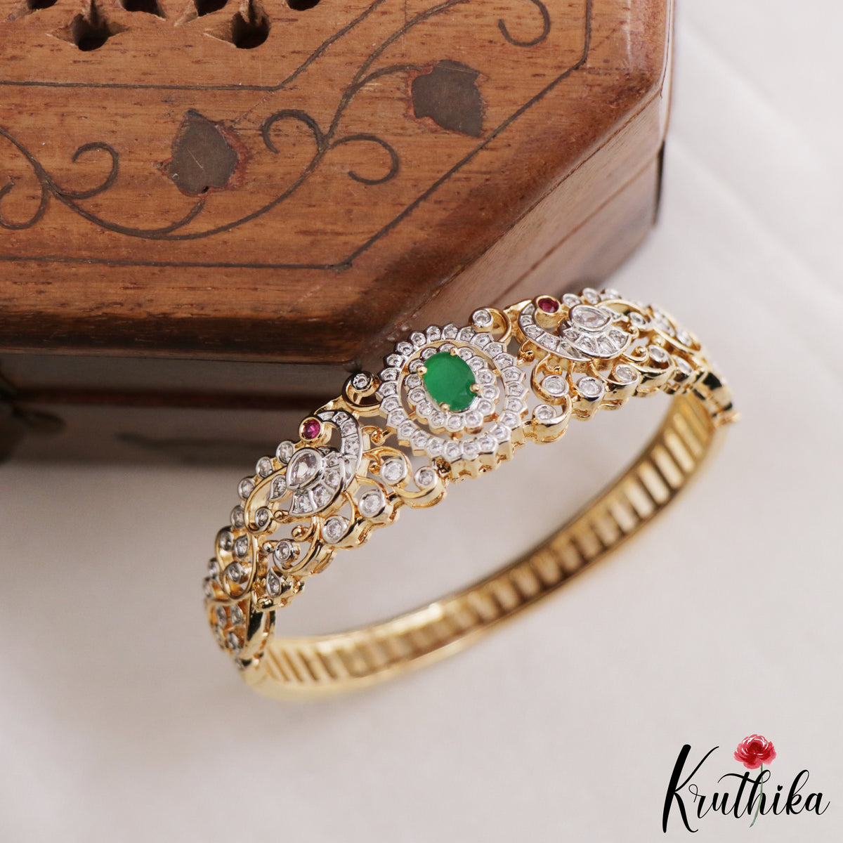 Pretty AD Design Openable Bracelet B594 (Available in two colors)