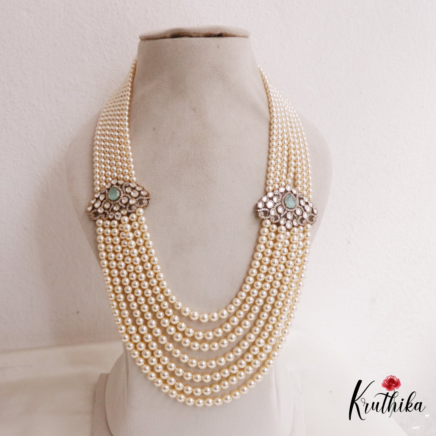 Gorgeous Multi Strand Pearl Chain With Victorian Side Pendant LH2033